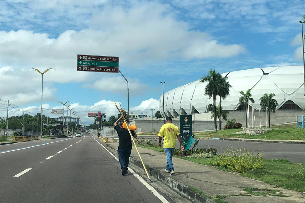 Juarez Lima leva cruz Juarez Lima leva cruz