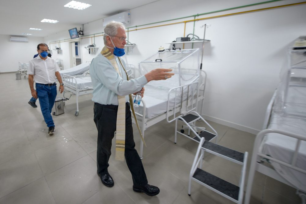 UTI do Hospital de Campanha Municipal é abençoada por arcebispo UTI do Hospital de Campanha Municipal é abençoada por arcebispo