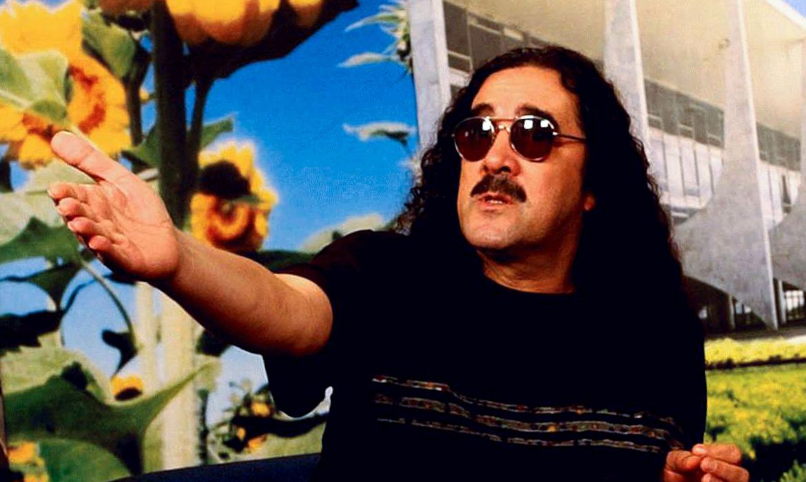 Moraes Moreira morre de infarto, aos 72 anos Moraes Moreira morre de infarto, aos 72 anos