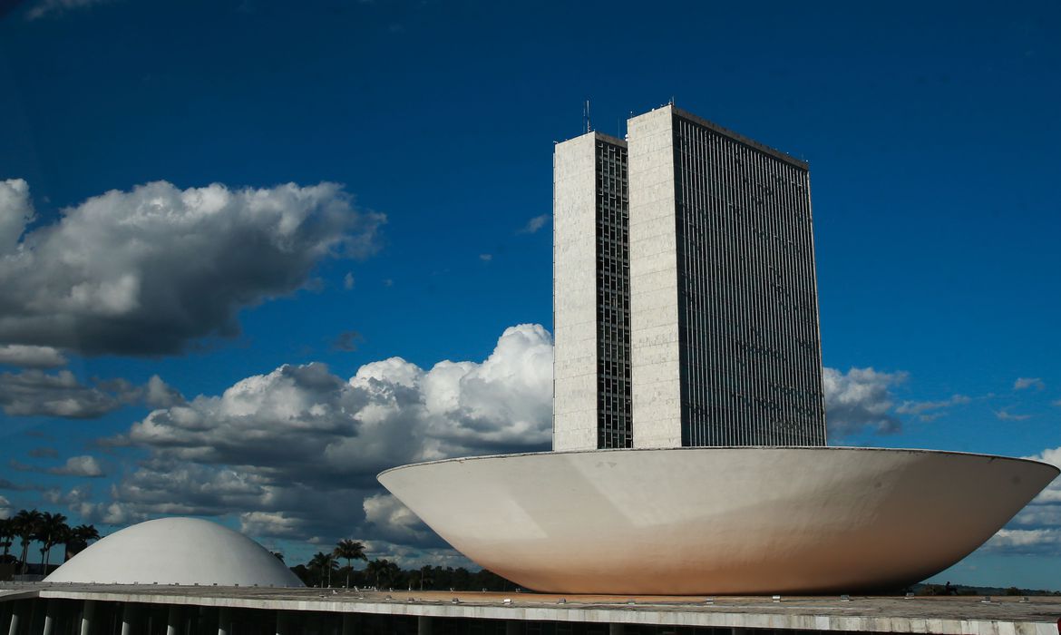 Auxílio emergencial: governo apoia aumento de trabalhadores atendidos Auxílio emergencial: governo apoia aumento de trabalhadores atendidos