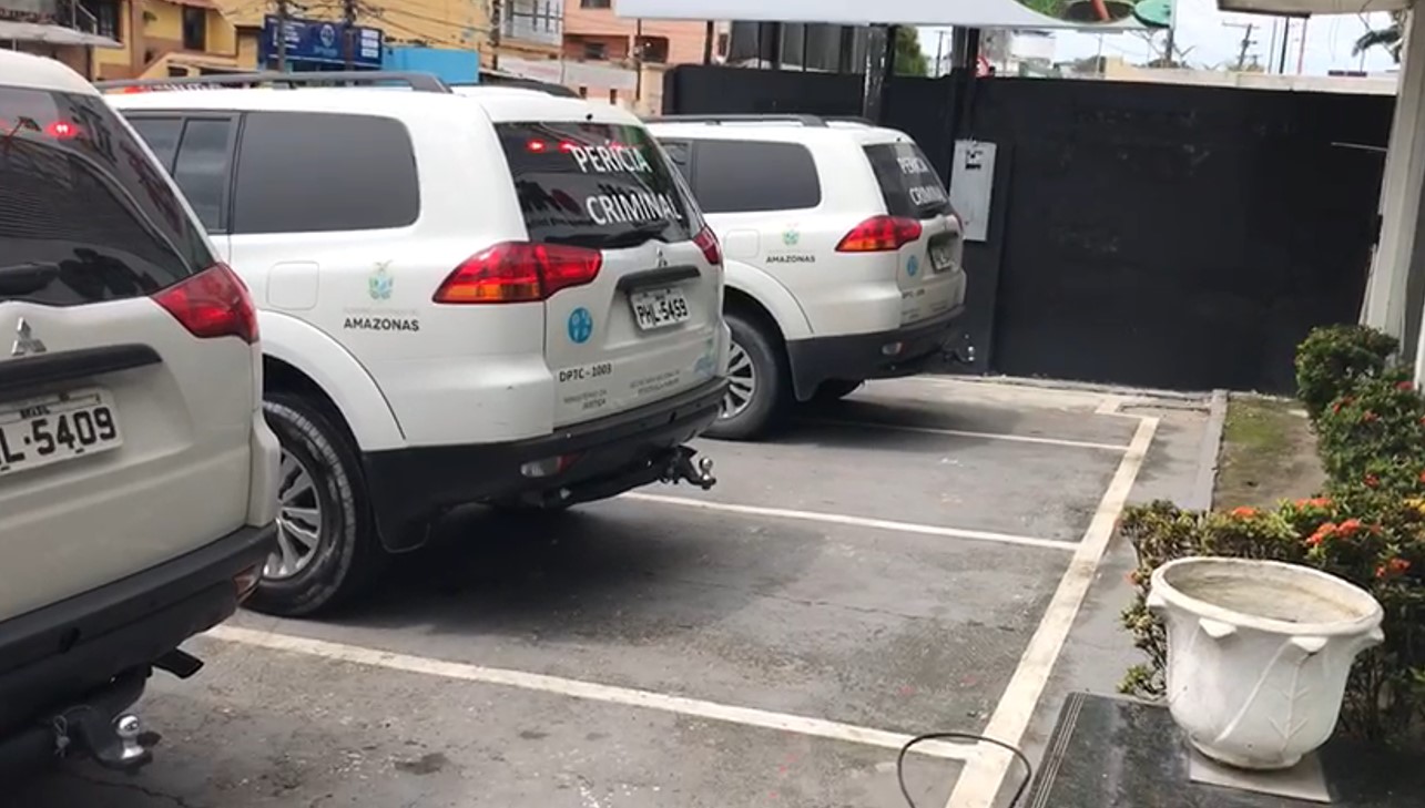 Empresa faz sanitização de viaturas da perícia criminal e ambulâncias para ajudar no combate à Covid-19 Empresa faz sanitização de viaturas da perícia criminal e ambulâncias para ajudar no combate à Covid-19