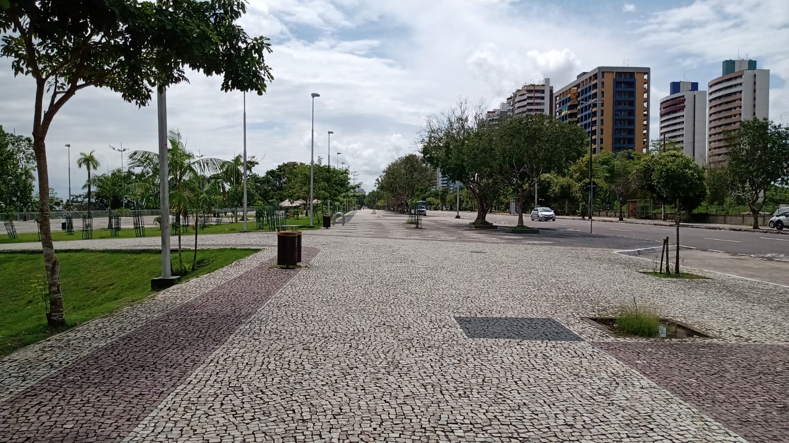 Para evitar aglomerações, Prefeitura de Manaus mantém interdição da Ponta Negra e reduz iluminação Para evitar aglomerações, Prefeitura de Manaus mantém interdição da Ponta Negra e reduz iluminação