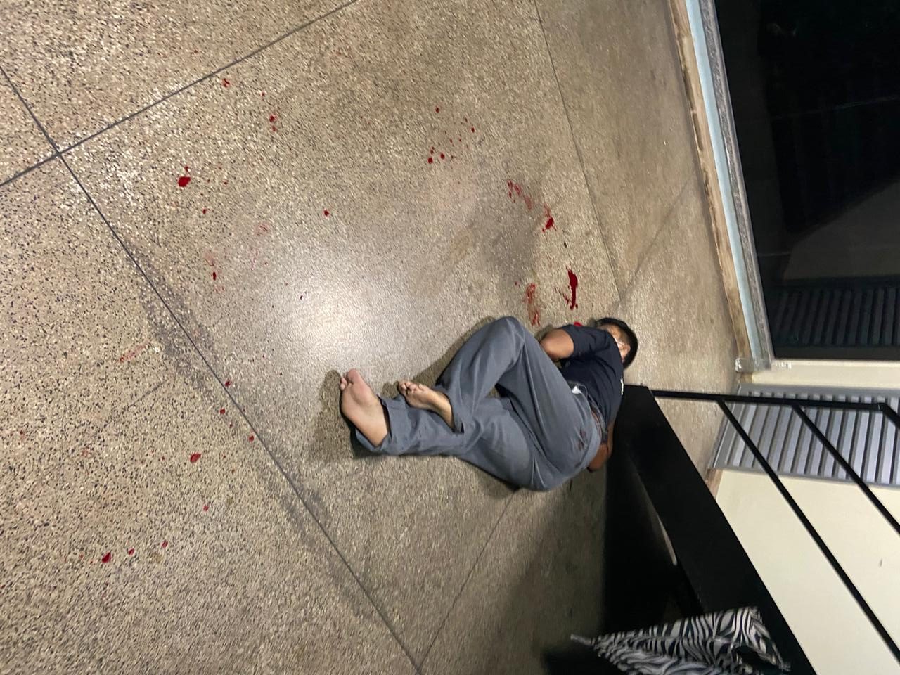 Em surto, homem faz funcionário de UPA refém e é morto com tiro na Cidade Nova Em surto, homem faz funcionário de UPA refém e é morto com tiro na Cidade Nova