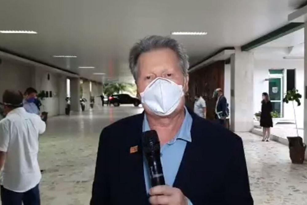 Arthur Neto vai publicar medida que proíbe andar de ônibus sem máscara Arthur Neto vai publicar medida que proíbe andar de ônibus sem máscara