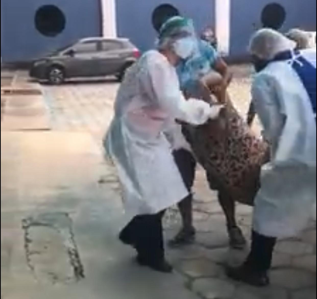 Mulher morre na porta de hospital e dire&ccedil;&atilde;o emite nota sobre o caso. Veja