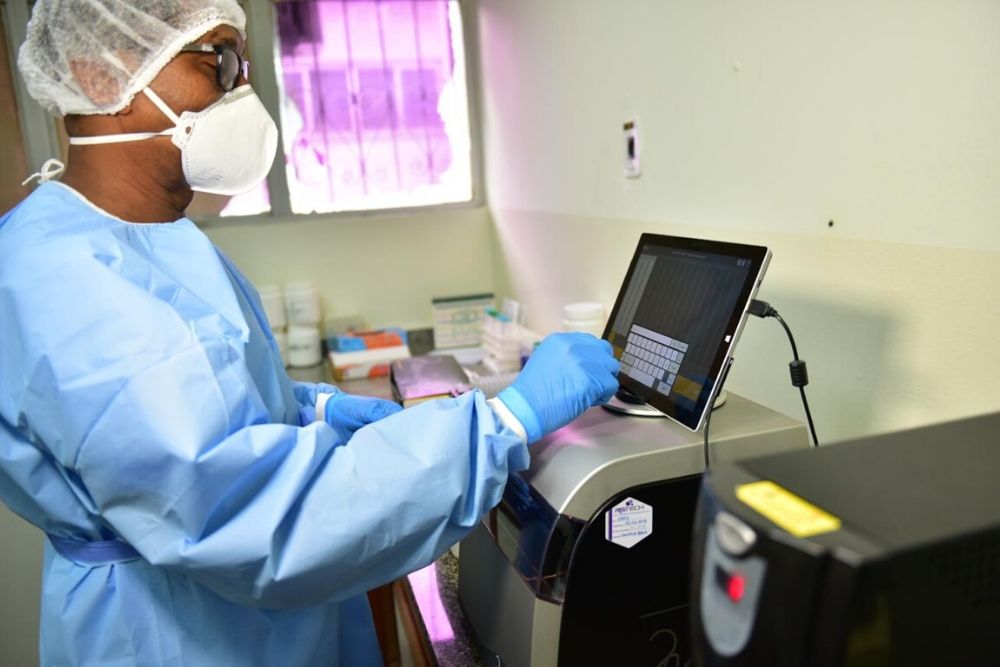 AM tem 23.704 casos confirmados de coronavírus, 1.572 novos, e 18.348 fora de transmissão AM tem 23.704 casos confirmados de coronavírus, 1.572 novos, e 18.348 fora de transmissão