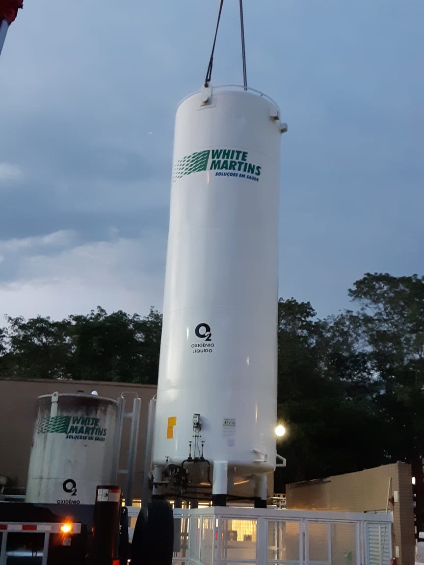 Delphina Aziz recebe maior tanque de oxigênio instalado em área hospitalar no Brasil Delphina Aziz recebe maior tanque de oxigênio instalado em área hospitalar no Brasil