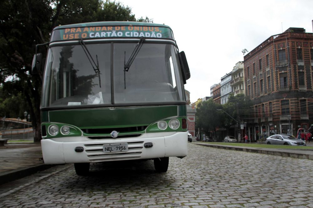 Atendimento itinerante oferece Cartão Cidadão para usuários de transporte coletivo Atendimento itinerante oferece Cartão Cidadão para usuários de transporte coletivo