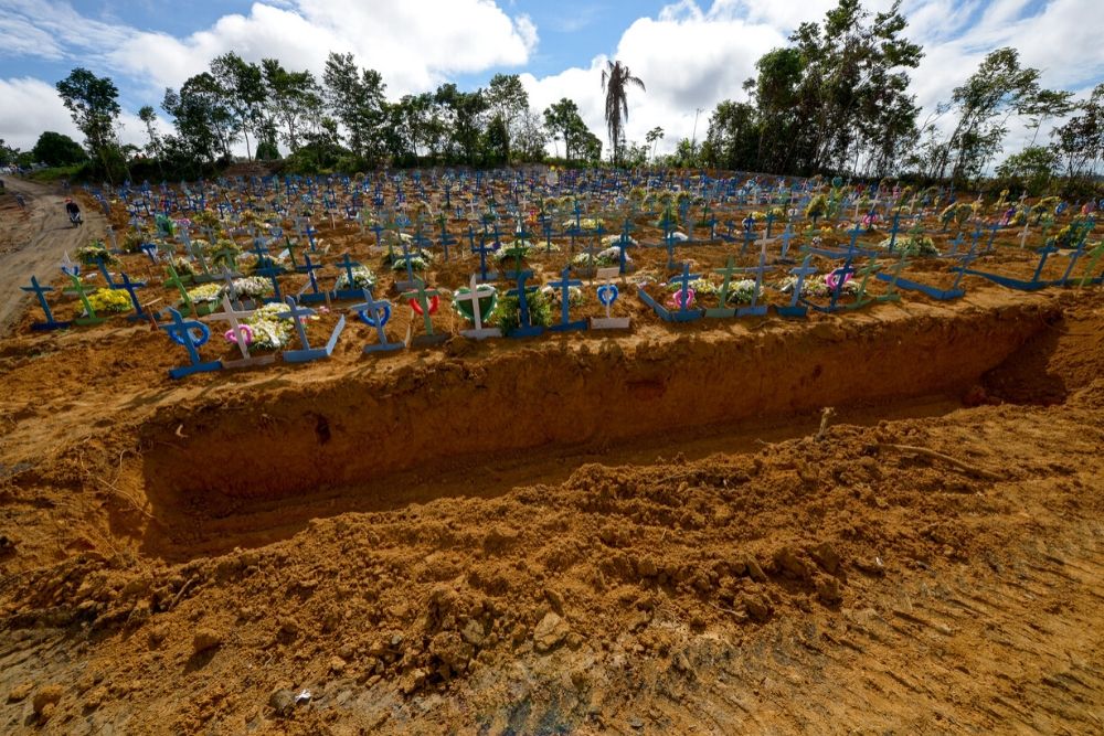 Manaus registra mais 115 sepultamentos nas últimas 24h Manaus registra mais 115 sepultamentos nas últimas 24h