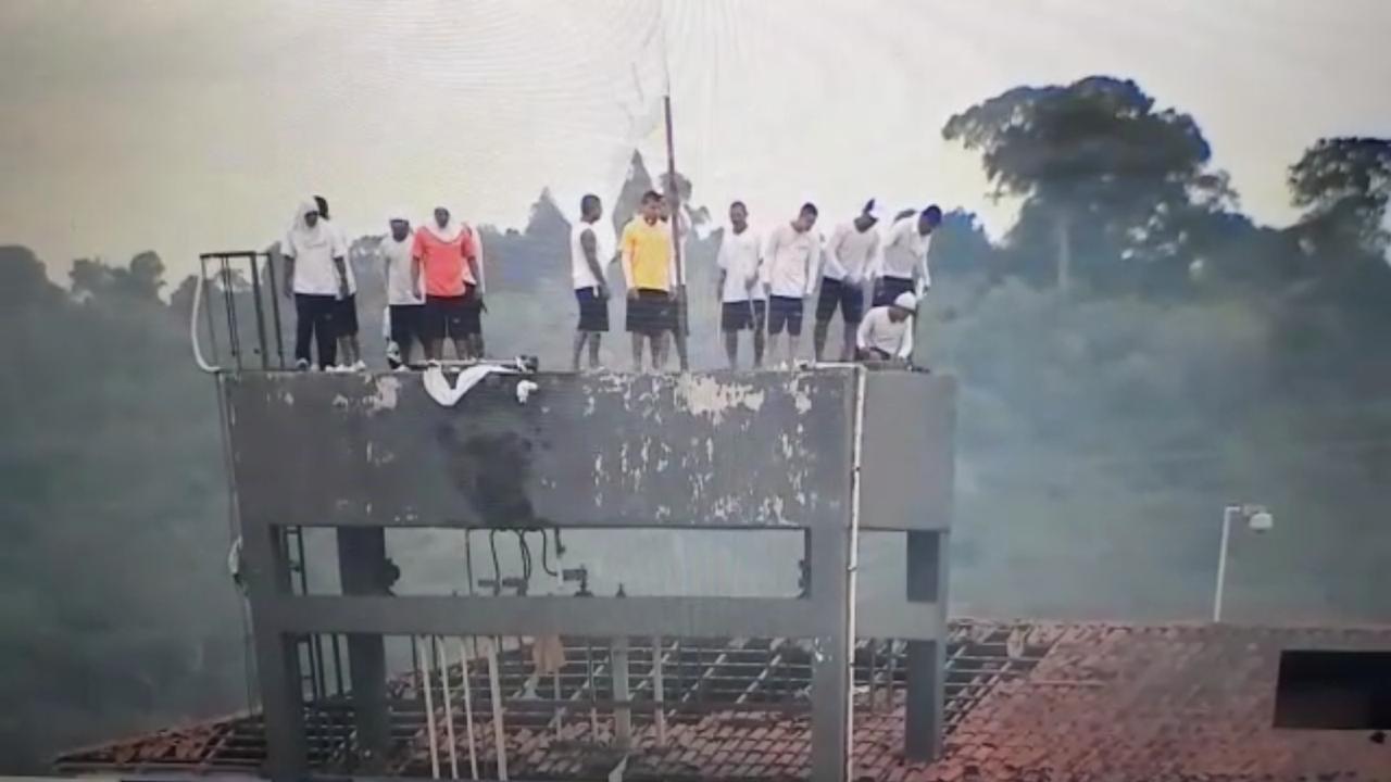 Tropa da segurança toma UPP de volta e rebelião é encerrada; SSP-AM diz que não há mortos Tropa da segurança toma UPP de volta e rebelião é encerrada; SSP-AM diz que não há mortos
