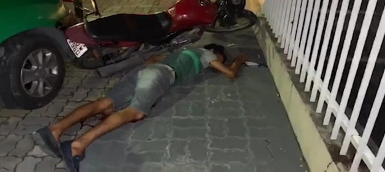 Dupla é detida após realizar arrastões e um ser baleado na Cidade Nova Dupla é detida após realizar arrastões e um ser baleado na Cidade Nova