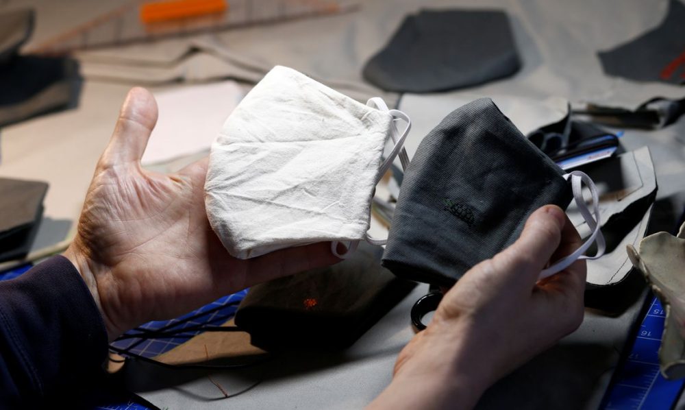 Produ&ccedil;&atilde;o de m&aacute;scaras cria alternativa para neg&oacute;cios