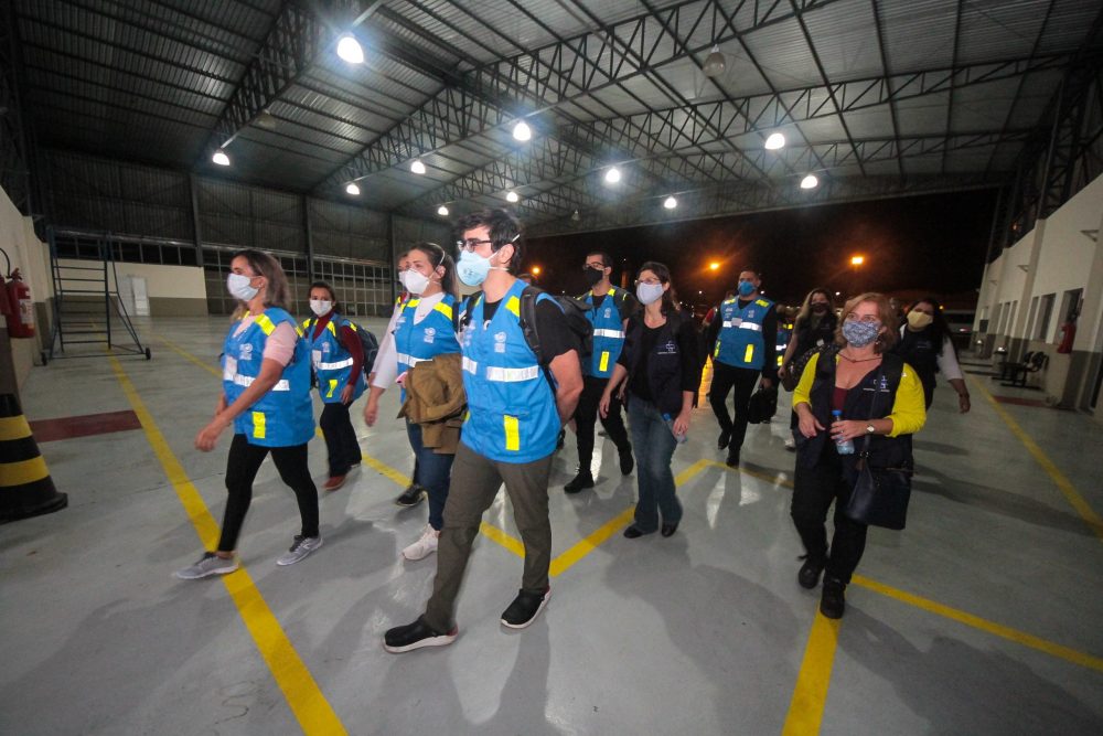 Terceiro grupo de médicos da Força Nacional do SUS chega a Manaus Terceiro grupo de médicos da Força Nacional do SUS chega a Manaus