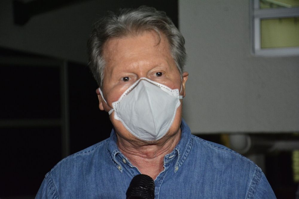 Arthur disse que não faria um plano de reabertura agora Arthur disse que não faria um plano de reabertura agora