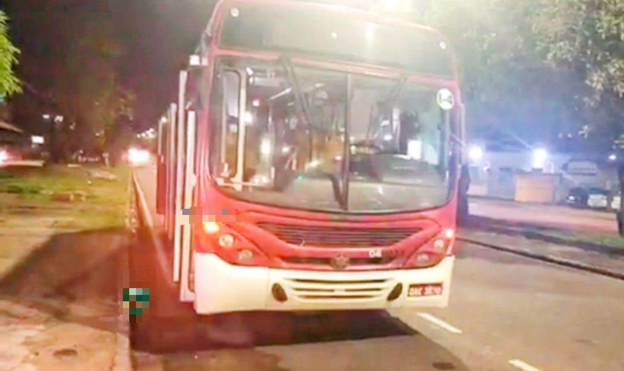 Ônibus da linha 030 é assaltado na Cidade Nova Ônibus da linha 030 é assaltado na Cidade Nova