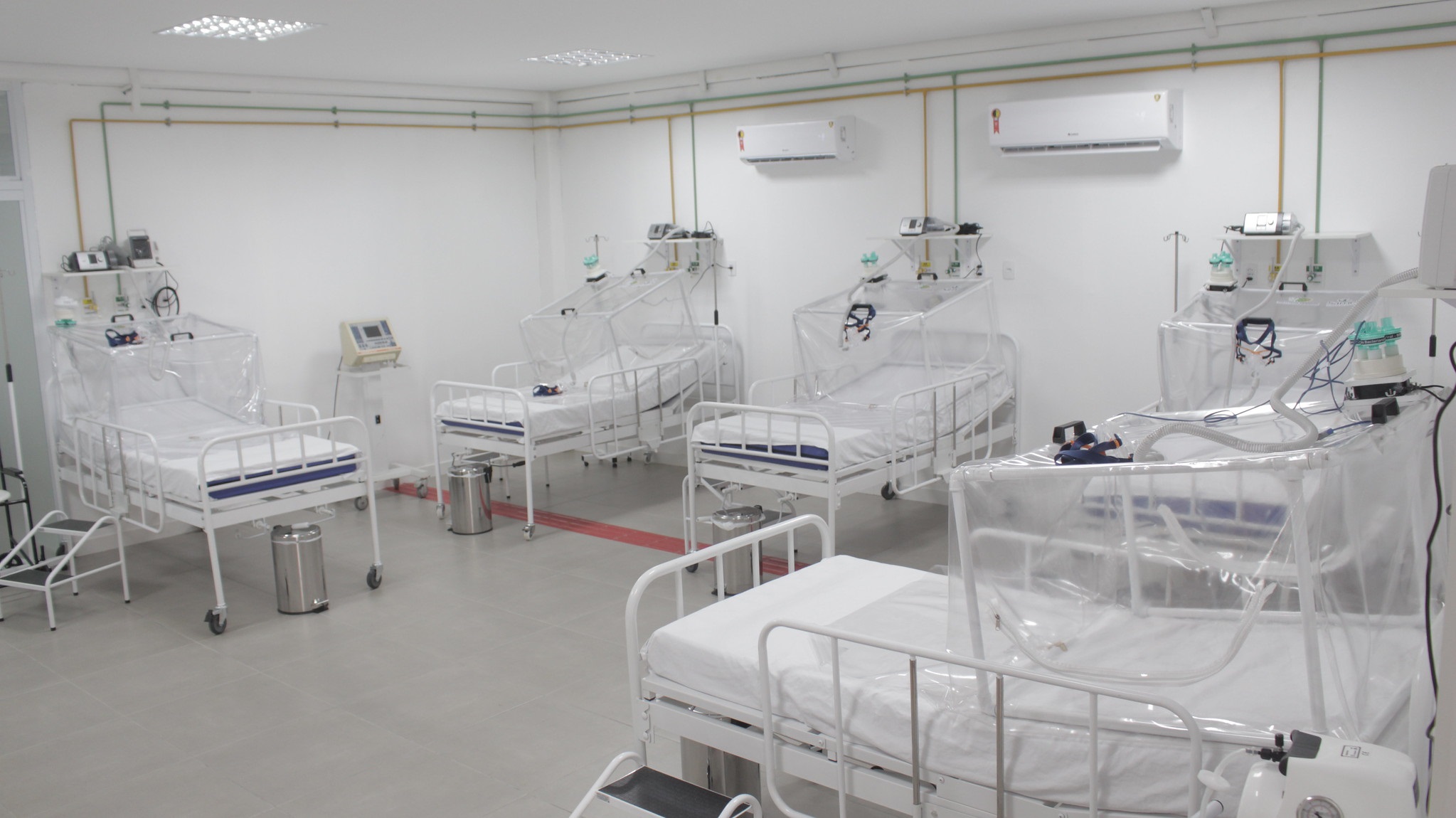 Hospital de campanha municipal conclui primeira etapa e chega a 130 leitos Hospital de campanha municipal conclui primeira etapa e chega a 130 leitos