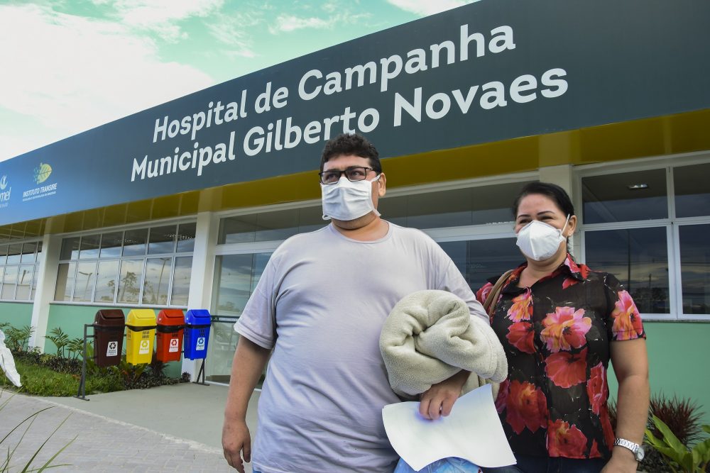 Na luta contra a Covid-19, novos pacientes recebem alta do hospital de campanha Na luta contra a Covid-19, novos pacientes recebem alta do hospital de campanha