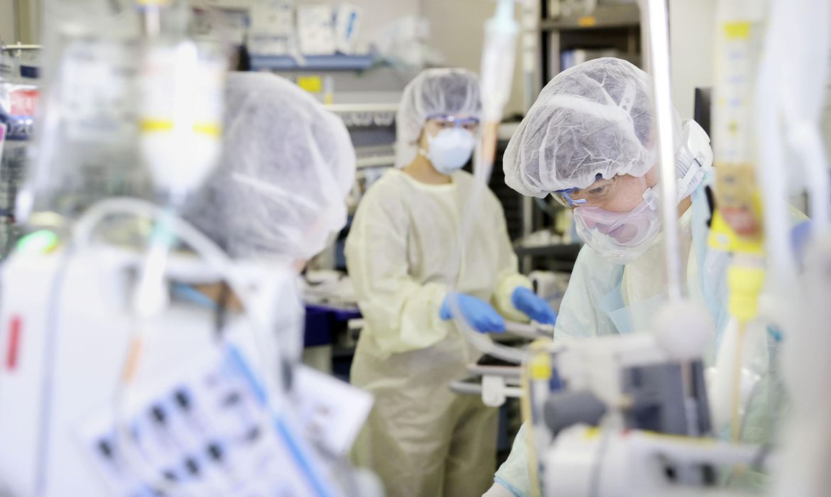 Jap&atilde;o come&ccedil;a a fornecer antiviral rec&eacute;m-aprovado para tratar Covid-19