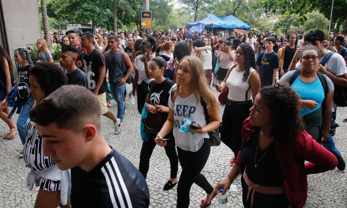 Enem tem 1 milhão de inscritos em 8h e Manaus tem vagas para o digital esgotadas Enem tem 1 milhão de inscritos em 8h e Manaus tem vagas para o digital esgotadas