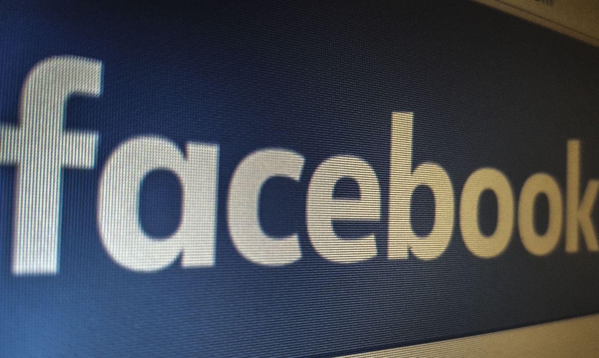 Facebook anuncia exclusão de mais de 50 milhões de postagens falsas Facebook anuncia exclusão de mais de 50 milhões de postagens falsas