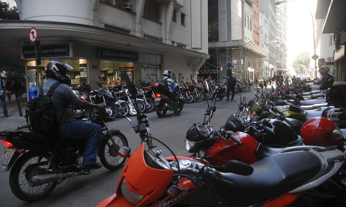 Produção de motocicletas cai 98% em abril Produção de motocicletas cai 98% em abril