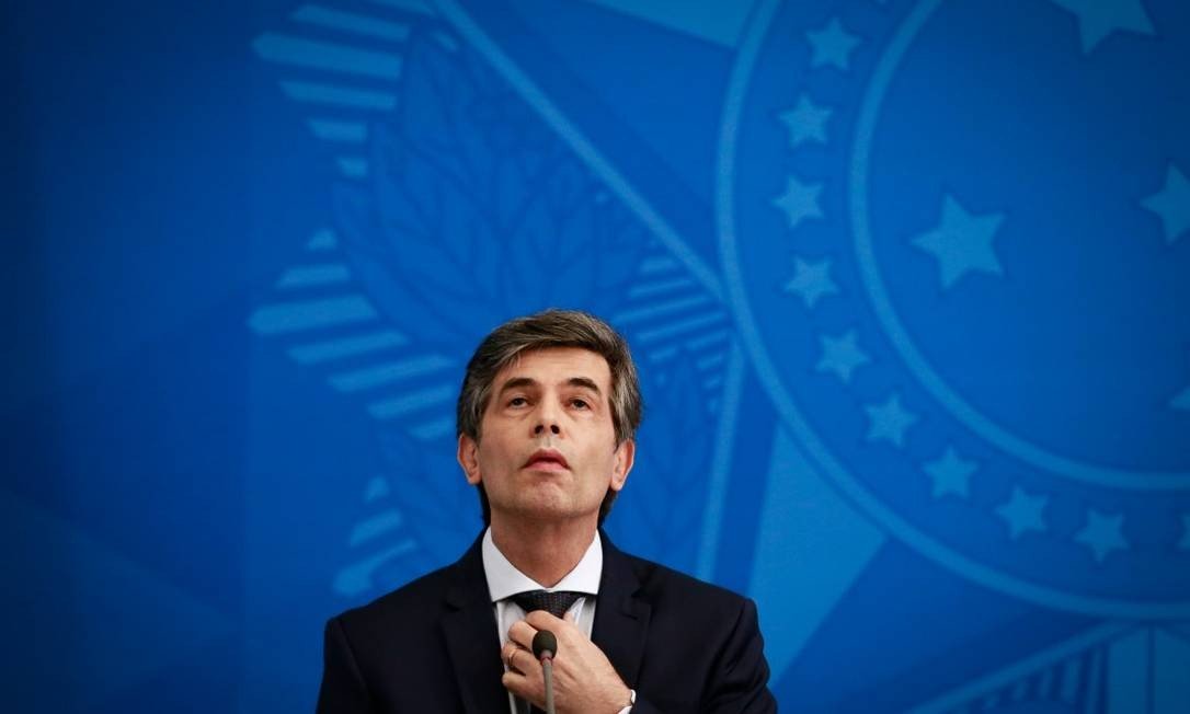 Ministro da Saúde pede exoneração antes de completar 1 mês no cargo Ministro da Saúde pede exoneração antes de completar 1 mês no cargo