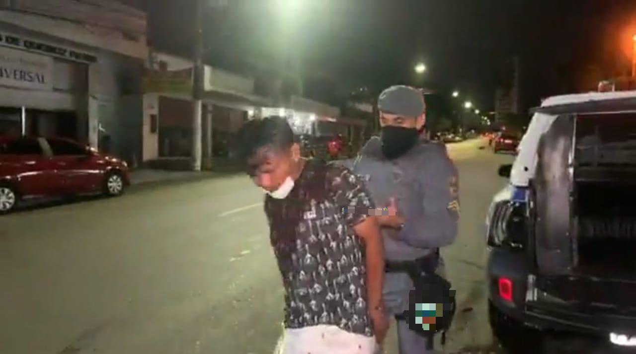 Indígena tenta assaltar mototaxista e escapa de linchamento na Praça 14 Indígena tenta assaltar mototaxista e escapa de linchamento na Praça 14