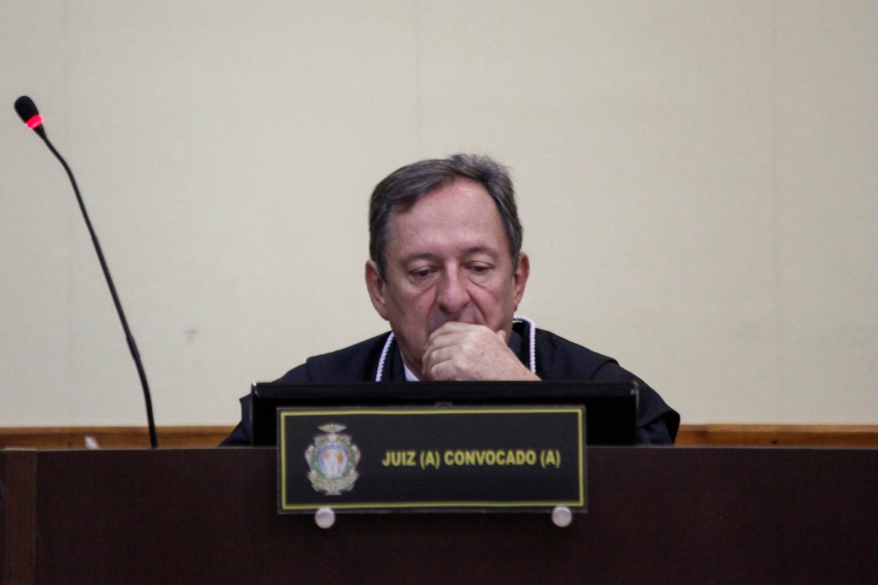 Justiça determina reabertura de salão de beleza fechado durante pandemia Justiça determina reabertura de salão de beleza fechado durante pandemia