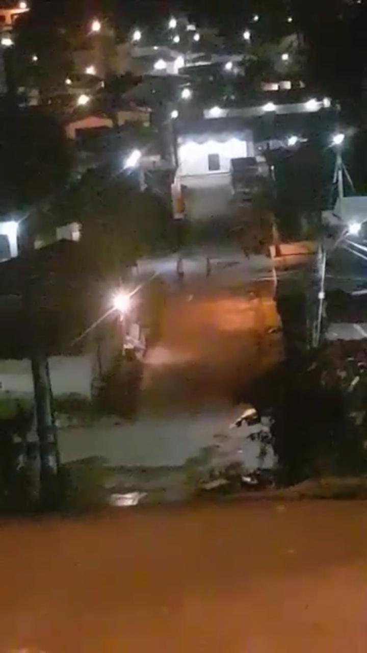 V&iacute;deo mostra integrantes de fac&ccedil;&otilde;es trocando tiros em via p&uacute;blica
