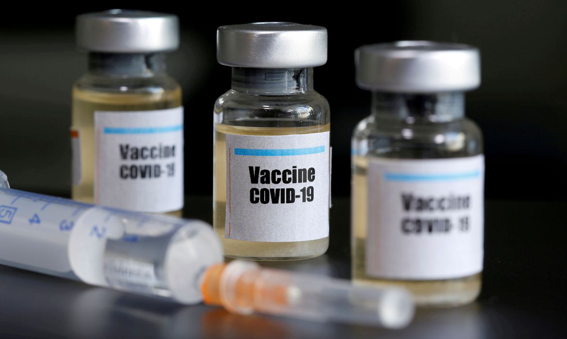 EUA planejam megaesfor&ccedil;o de testagem de vacinas para Covid-19
