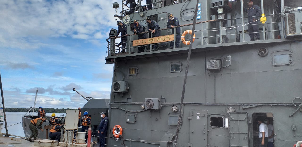 For&ccedil;as Armadas enviam navio para patrulha dos rios a pedido do TJAM