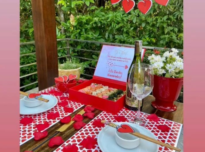 Criativos, empresários lançam experiências gastronômicas, caixas especiais e até drinks 'em casa' para namorados. Confira nossa seleção Criativos, empresários lançam experiências gastronômicas, caixas especiais e até drinks 'em casa' para namorados. Confira nossa seleção
