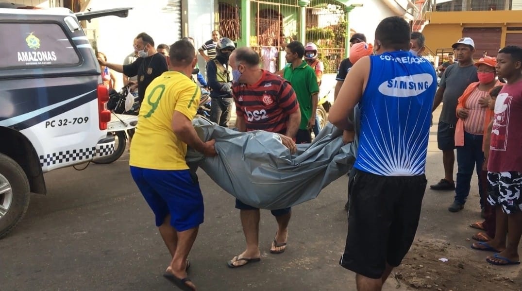 Idoso &eacute; morto com facadas no peito ap&oacute;s discuss&atilde;o em Manacapuru