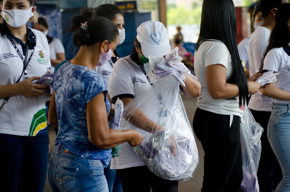 Distribuição de máscaras nos terminais de Manaus Distribuição de máscaras nos terminais de Manaus