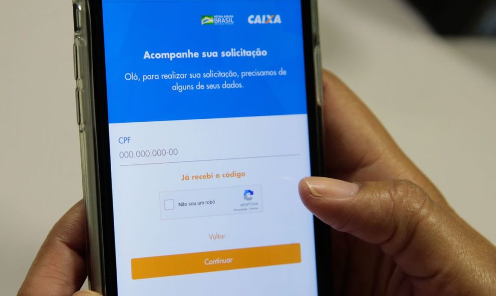 Pedidos de auxílio emergencial em análise somam 11 milhões Pedidos de auxílio emergencial em análise somam 11 milhões