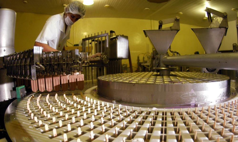 Produção industrial tem em abril maior queda em 18 anos: -18,8% Produção industrial tem em abril maior queda em 18 anos: -18,8%