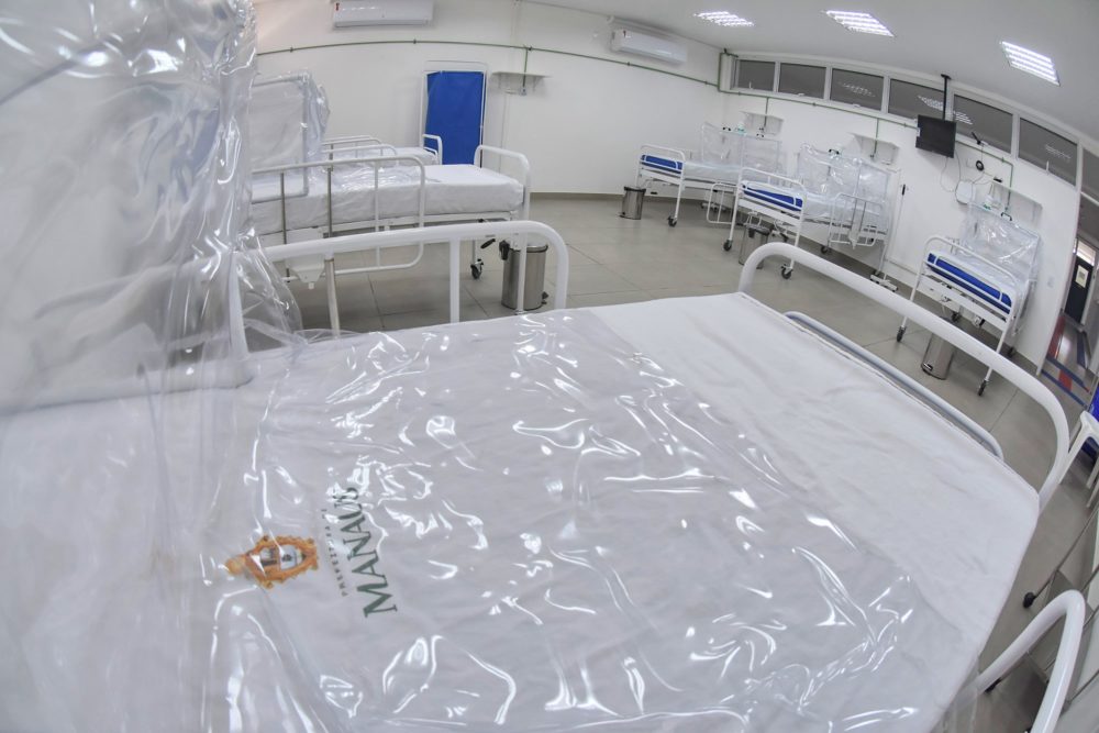 Prefeitura inaugura três novas enfermarias no hospital de campanha, que chega a 180 leitos e 39 UTIs Prefeitura inaugura três novas enfermarias no hospital de campanha, que chega a 180 leitos e 39 UTIs