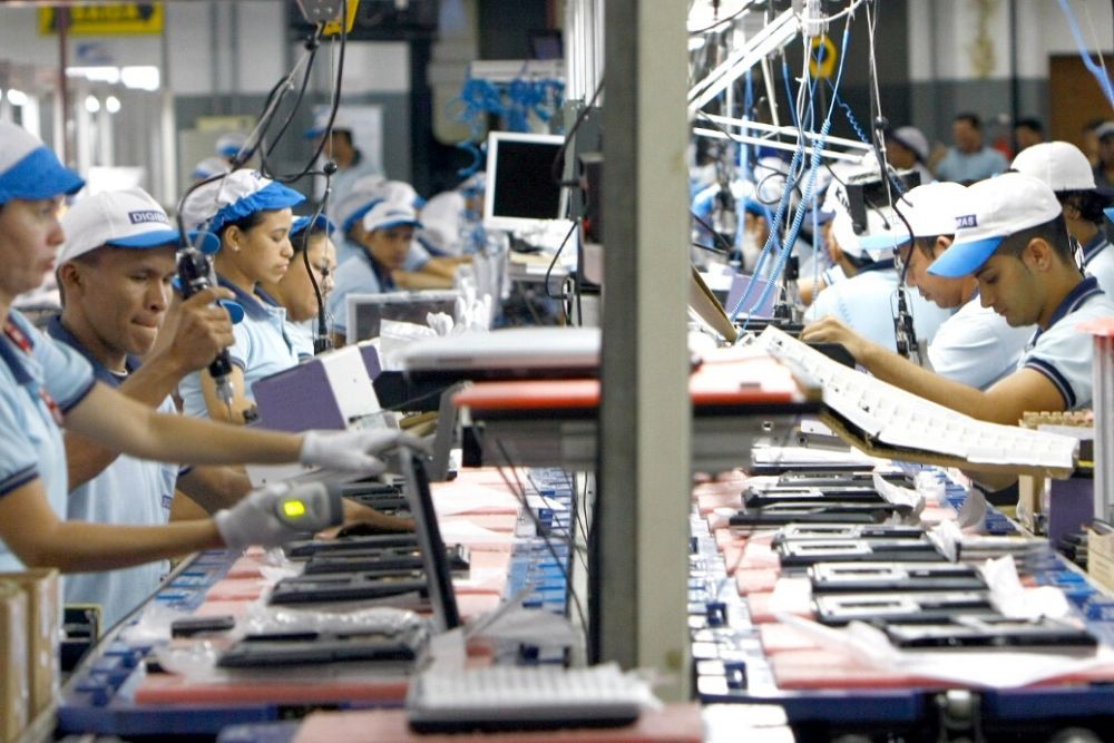 Portaria federal compromete setor de informática na ZFM e põe em xeque 172 mil empregos Portaria federal compromete setor de informática na ZFM e põe em xeque 172 mil empregos