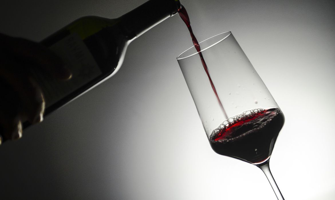 Opas lan&ccedil;a pesquisa sobre consumo de &aacute;lcool durante pandemia