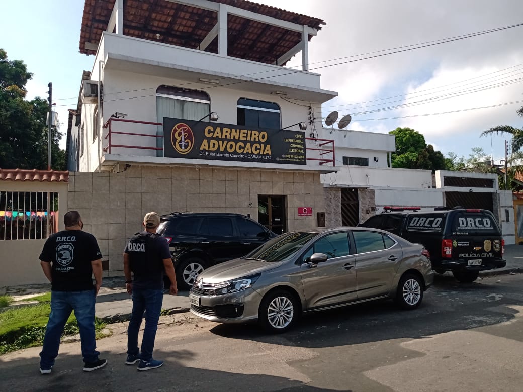 Advogado e estagiário são detidos por quebra de sigilo e associação criminosa Advogado e estagiário são detidos por quebra de sigilo e associação criminosa