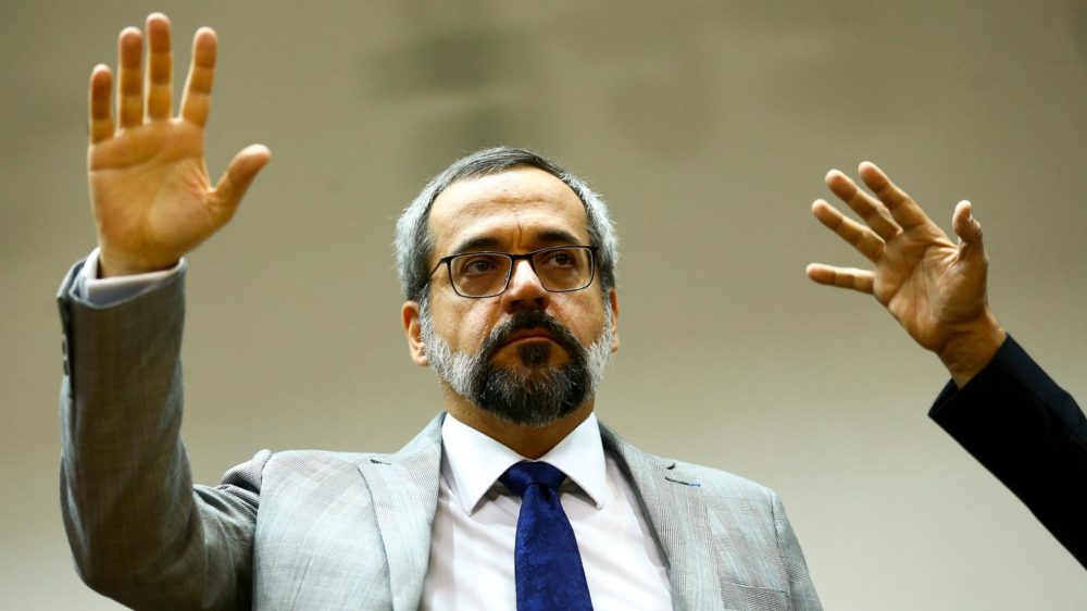 Weintraub deixa Ministério da Educação e diz que vai para o BC Weintraub deixa Ministério da Educação e diz que vai para o BC