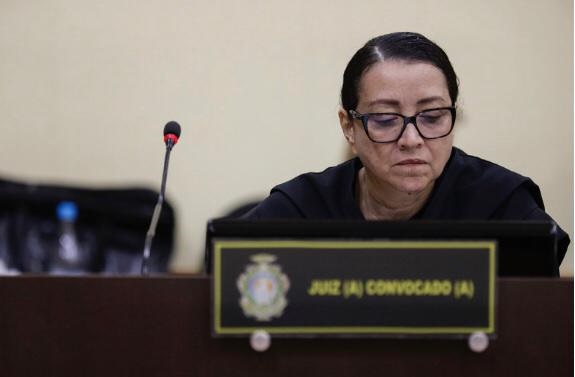 Justiça do AM suspende novamente atos e paralisa CPI da Pandemia Justiça do AM suspende novamente atos e paralisa CPI da Pandemia
