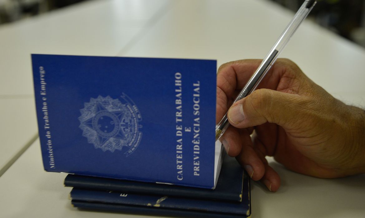 Abono do PIS/Pasep 2020/2021 come&ccedil;a a ser pago no dia 30