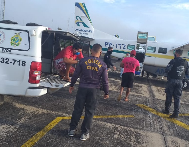 Presos por estupro e homicídio são transferidos de Eirunepé para Manaus Presos por estupro e homicídio são transferidos de Eirunepé para Manaus