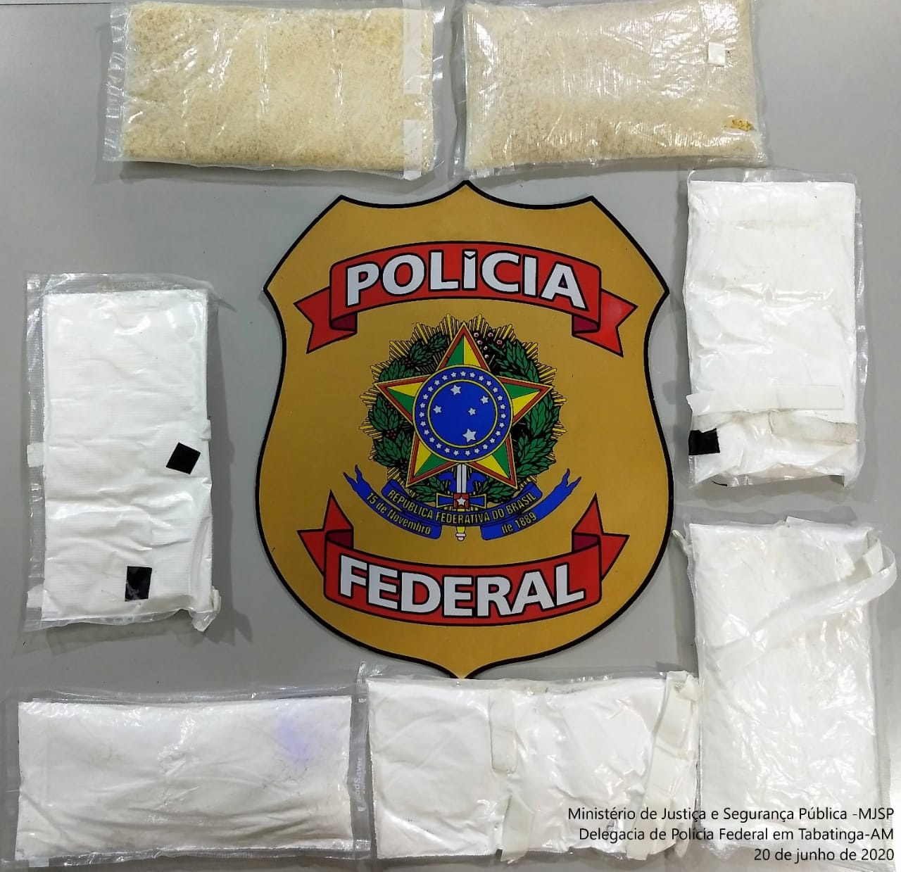 PF apreende 1,5kg de coca&iacute;na em embarca&ccedil;&atilde;o na sa&iacute;da de Tabatinga