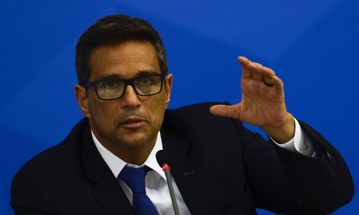 Novo sistema de pagamentos, o Pix, permitirá saque em lojas, diz Campos Neto Novo sistema de pagamentos, o Pix, permitirá saque em lojas, diz Campos Neto