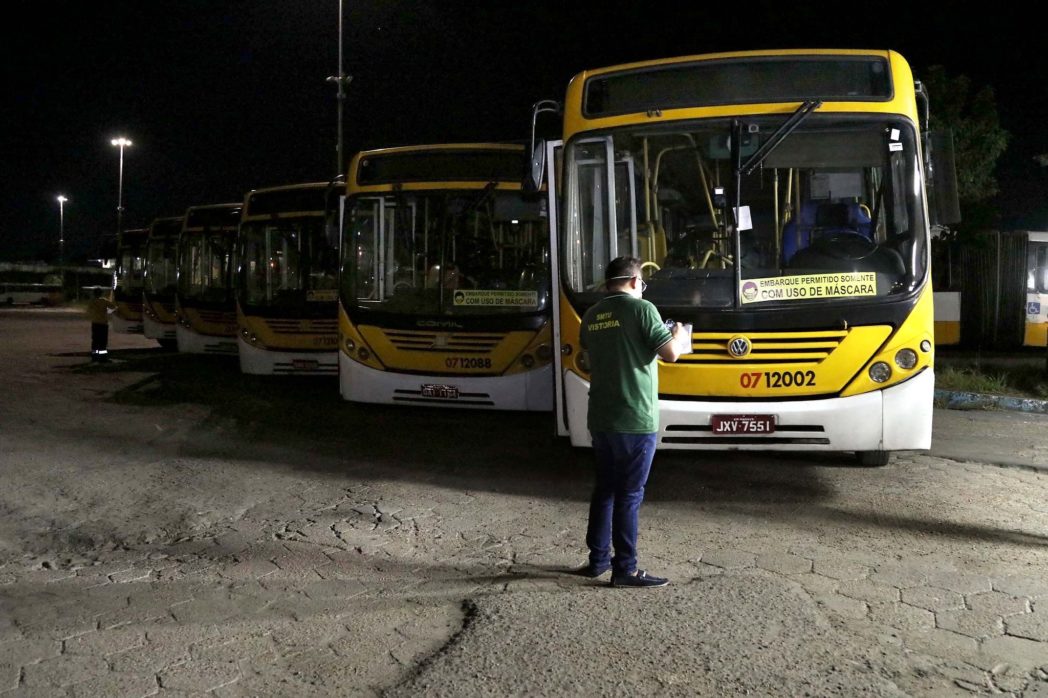 Prefeitura fiscaliza empresas e cobra melhorias nas condições dos ônibus em até 15 dias Prefeitura fiscaliza empresas e cobra melhorias nas condições dos ônibus em até 15 dias