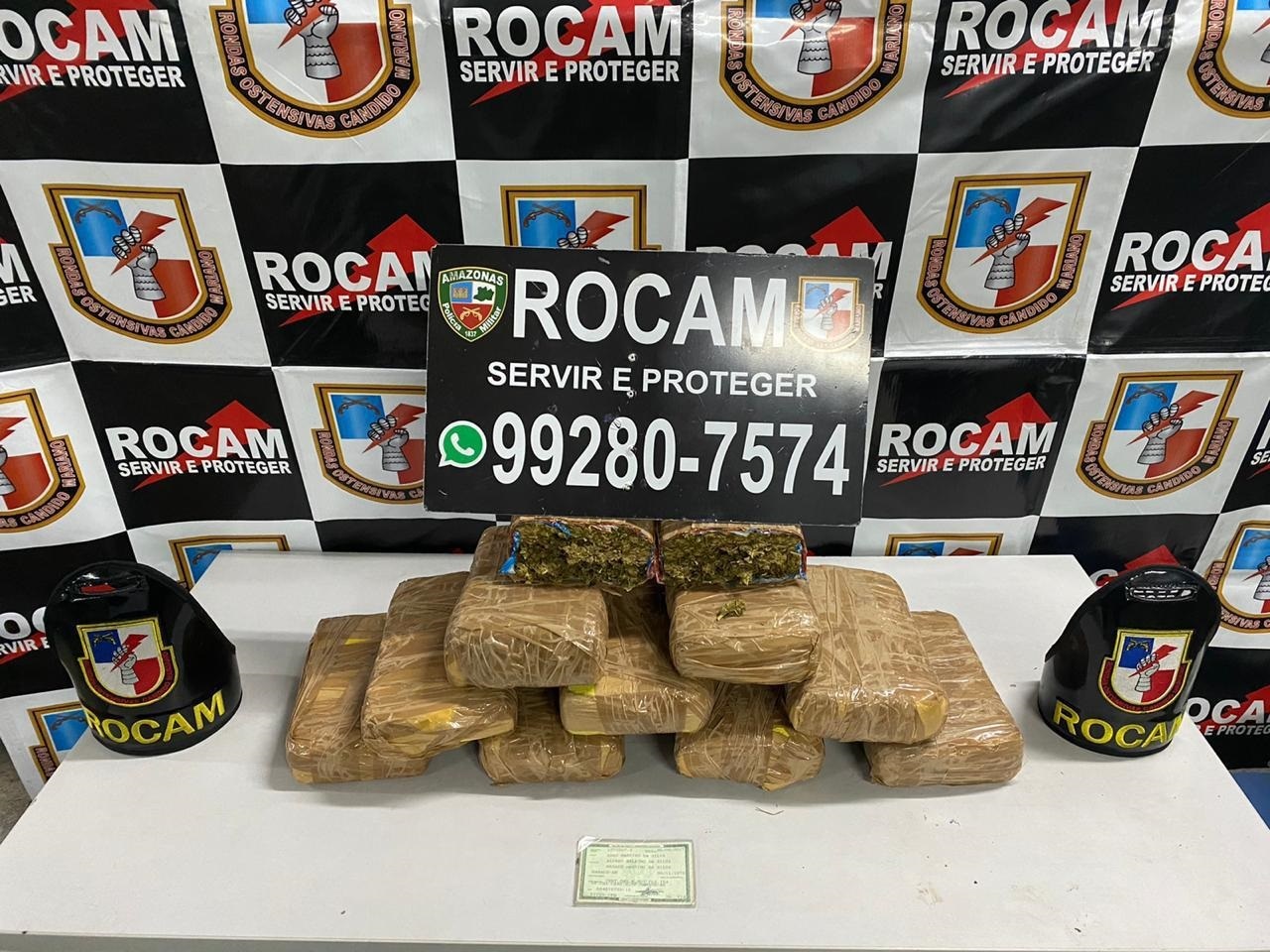 Rocam apreende 10kg de maconha skunk em embarca&ccedil;&atilde;o