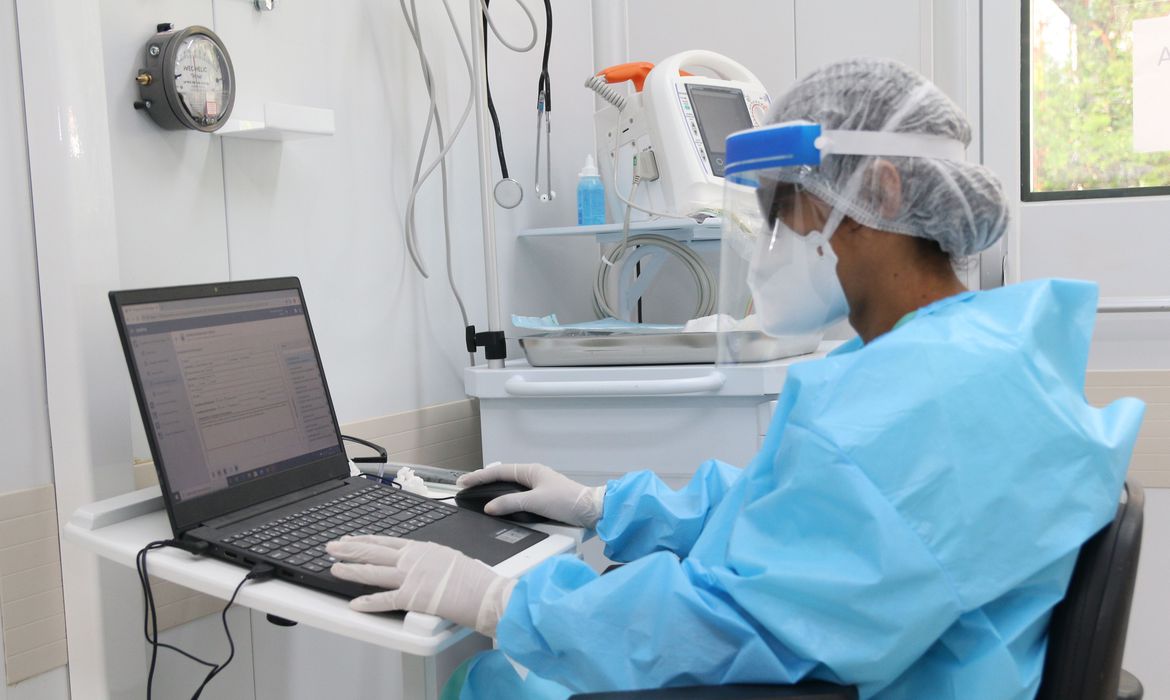 Fiocruz: antiviral para hepatite tem bom resultado contra coronav&iacute;rus