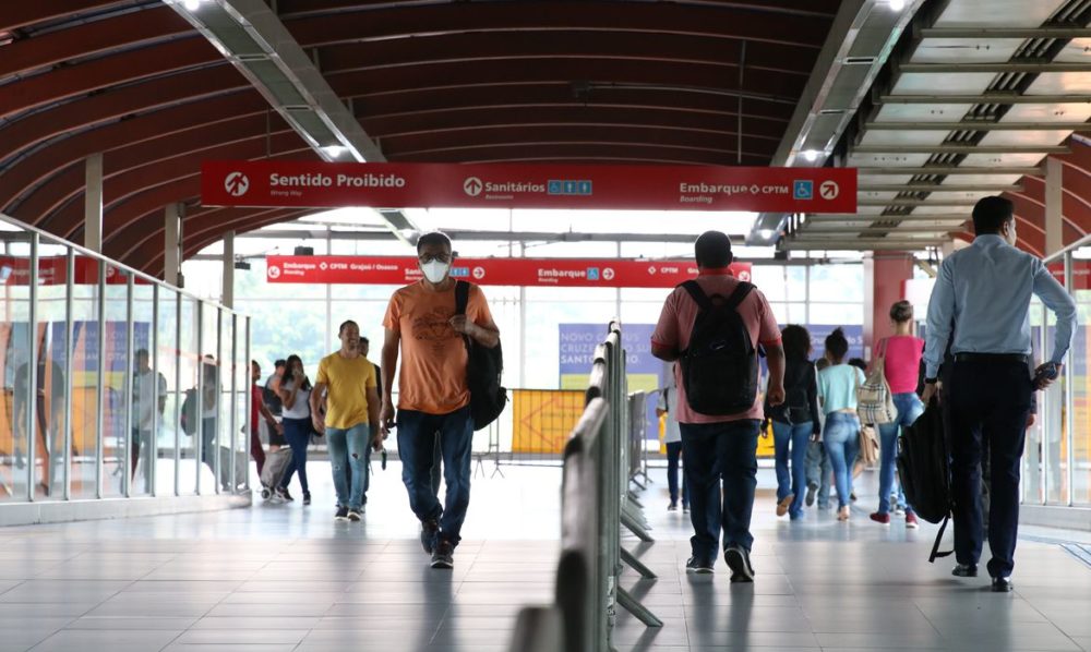 SP multará em R$ 500 quem estiver nas ruas sem máscara SP multará em R$ 500 quem estiver nas ruas sem máscara